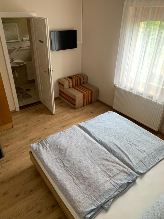 Zsuzsa Apartman Hajdúszoboszló Exterior foto