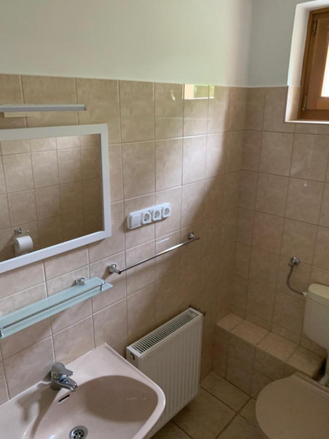 Zsuzsa Apartman Hajdúszoboszló Exterior foto