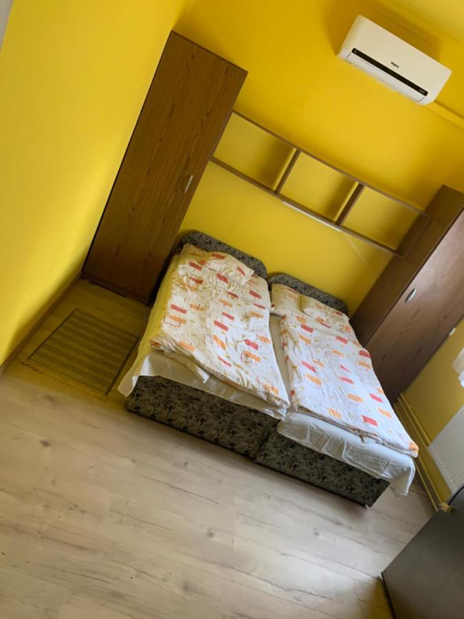 Zsuzsa Apartman Hajdúszoboszló Exterior foto