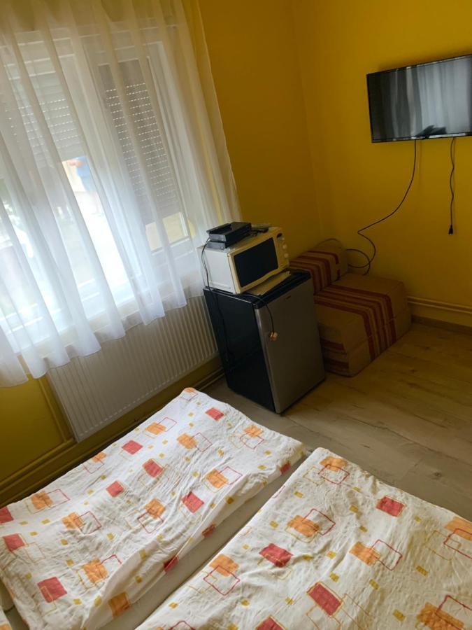 Zsuzsa Apartman Hajdúszoboszló Exterior foto