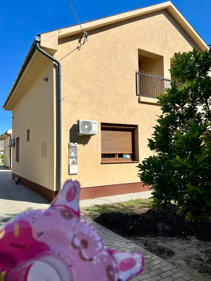 Zsuzsa Apartman Hajdúszoboszló Exterior foto
