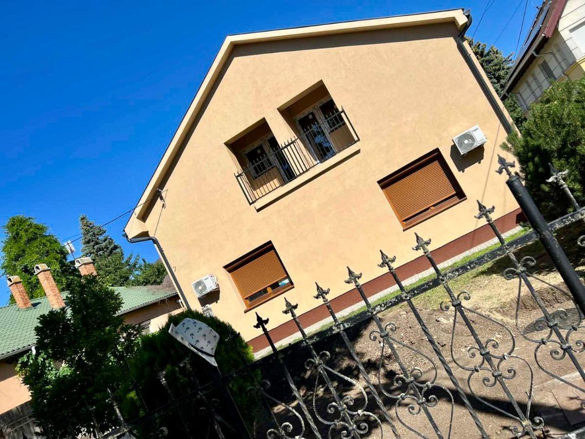Zsuzsa Apartman Hajdúszoboszló Exterior foto