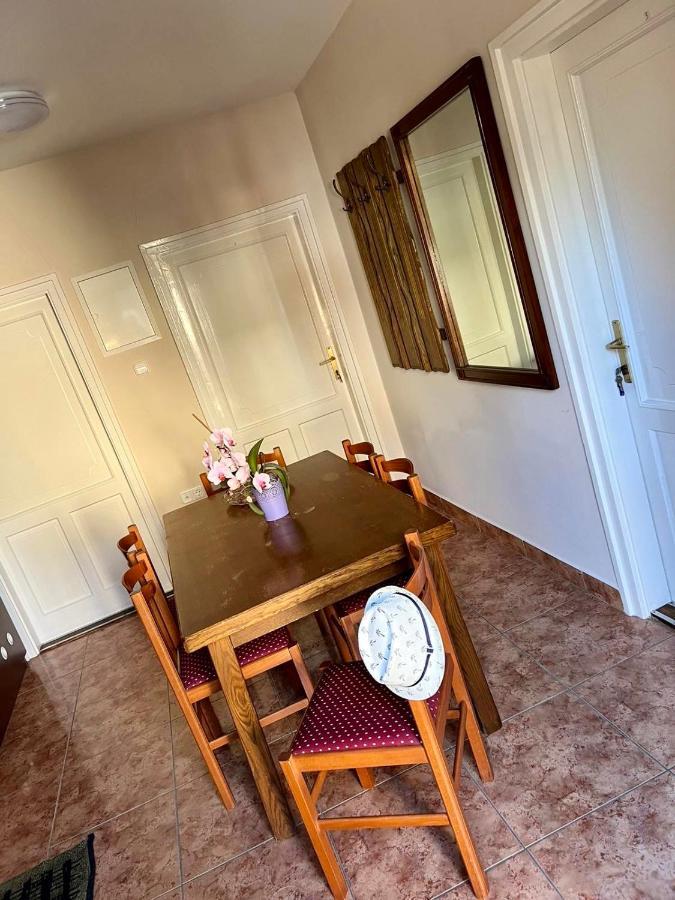 Zsuzsa Apartman Hajdúszoboszló Exterior foto
